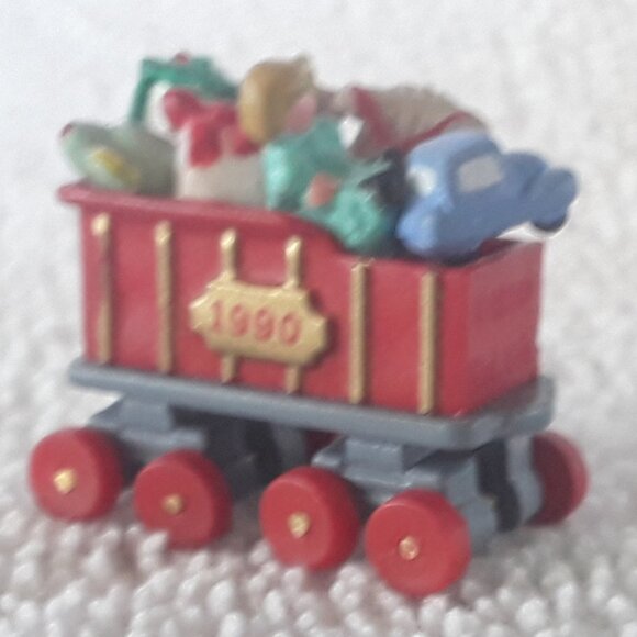 Hallmark Miniature Ornament- Noel R.R., Coal Car, 1990 aged box - Picture 3 of 6